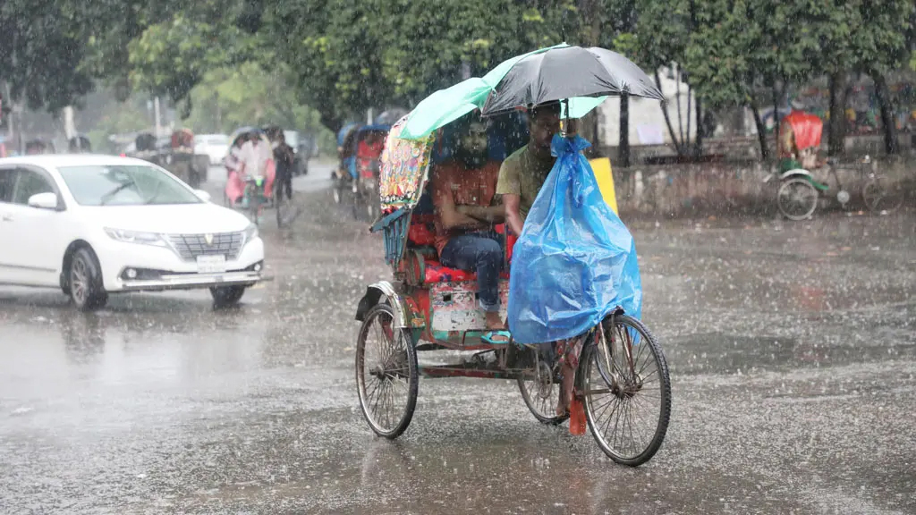 ঢাকায় আজও হালকা বৃষ্টির সম্ভাবনা, তাপমাত্রা বাড়তে পারে ২ ডিগ্রি পর্যন্ত