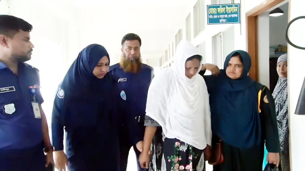 কুমিল্লায় বিবাহবহির্ভূত সম্পর্কের প্রতিবাদ করায় শ্বশুরকে হত্যা, পুত্রবধূর যাবজ্জীবন কারাদণ্ড