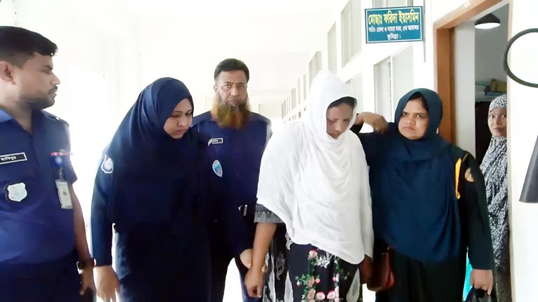 কুমিল্লায় বিবাহবহির্ভূত সম্পর্কের প্রতিবাদ করায় শ্বশুরকে হত্যা, পুত্রবধূর যাবজ্জীবন কারাদণ্ড 1 1750331685539