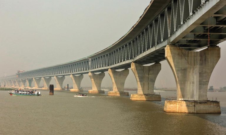 যা ব্যর্থতার প্রতীক বলেছিলেন উপদেস্টারা, সেটাতেই একদিনে আয় ৫.৪৩ কোটি টাকা 1 64e2fd5d572f1204294184