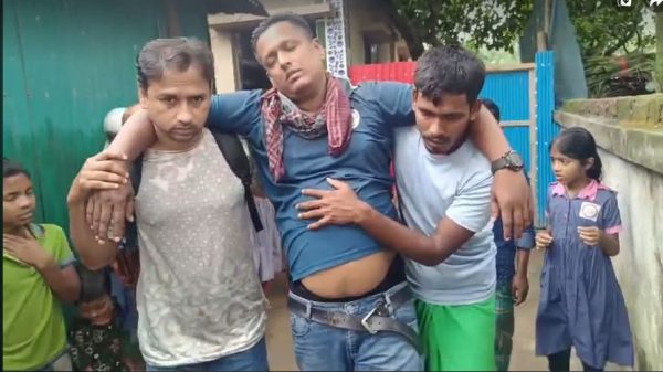 সংবাদ প্রকাশের জেরে সাংবাদিকের ওপর হামলা