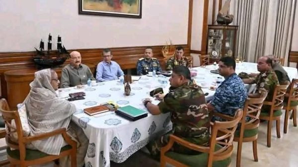 ৫ আগস্ট হামলার আগের রাতের গোপন আলোচনা প্রকাশ করলেন স্বরাষ্ট্রমন্ত্রী