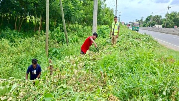 কুমিল্লায় ঈদে ঝোপঝাড় পরিষ্কার ও টহল জোরদার