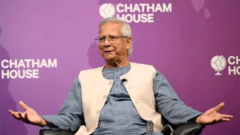বঙ্গবন্ধুর বাড়ি গুঁড়িয়ে দেওয়া: প্রশ্ন এড়িয়ে গেলেন ড. ইউনূস, উঠছে ঐতিহ্য ধ্বংসের অভিযোগ 1 বঙ্গবন্ধুর বাড়ি গুঁড়িয়ে দেওয়া