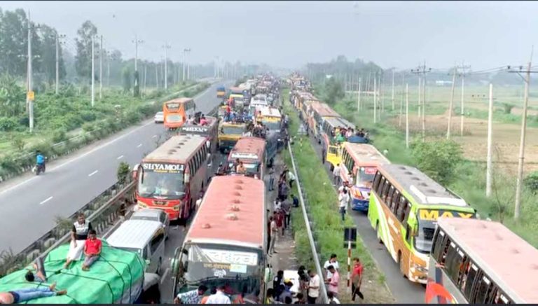 যমুনা সেতুর যানজট: আগে ২৫ কিমি এলাকায় ধীরগতি, চরম ভোগান্তি 1 ee