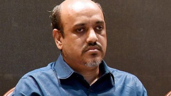 বঙ্গবন্ধুকে ‘সহযোগী মুক্তিযোদ্ধা’ হিসেবে নতুন সংজ্ঞা: প্রশ্নের মুখে দখলদার ইউনূস বাহিনী