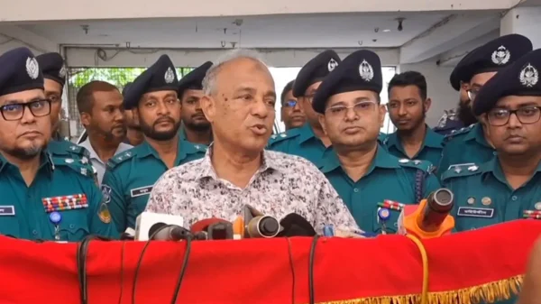 ‘জুলাই গণহত্যা মামলায় আসামি বেশি, তদন্তে দেরি স্বীকার করলেন উপদেষ্টা’