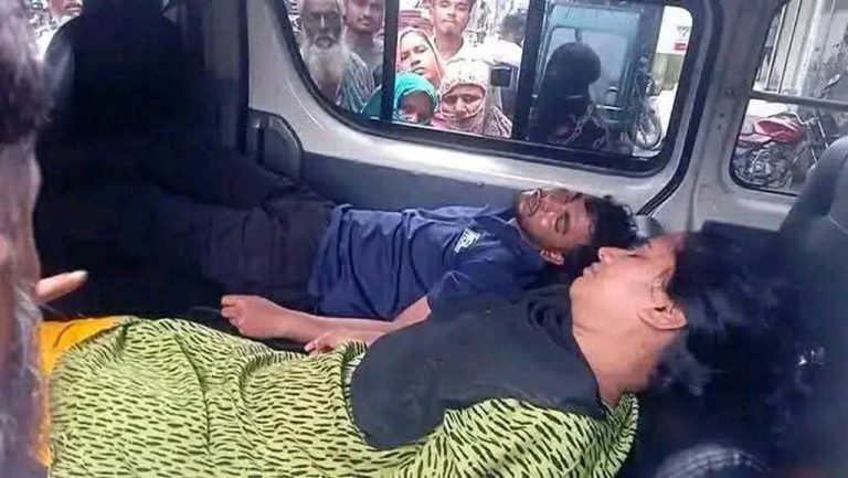 কিশোরগঞ্জে আইএফআইসি ব্যাংকের কর্মকর্তা-কর্মচারী রহস্যজনকভাবে অজ্ঞান, টাকা লুটের আশঙ্কা 1 klyrcr byk ajnn hy pr 1