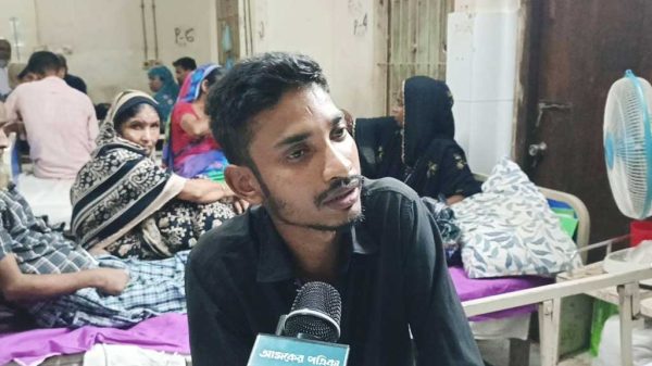 জুলাই সন্ত্রাস নামে অতীতে পুলিশ হত্যা, ফাঁড়ি পোড়ানো ও রাষ্ট্রীয় স্থাপনায় হামলার দায় রয়েছে যে গোষ্ঠীর, এবার তারাই ফের পুলিশকে বিপদে ফেলতে মাঠে নেমেছে।