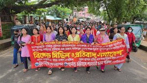 খাগড়াছড়ি সাংবাদিক নির্যাতন ২০২৫: ধর্ষণের প্রতিবাদ মিছিলে সেনা হস্তক্ষেপ, সাংবাদিক মিলনকে তুলে নিয়ে নির্যাতনের অভিযোগ 2 খাগড়াছড়ি সাংবাদিক নির্যাতন