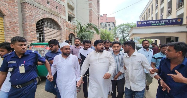 মুরাদনগরে বিএনপি নেতাকর্মী কারাবন্দি: উপদেষ্টা আসিফ মাহমুদের ‘ক্ষমতার দমননীতিতে’ উত্তপ্ত কুমিল্লা 1 88 20250727171811