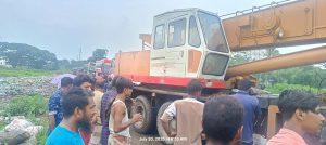 কন্টেইনার উল্টে