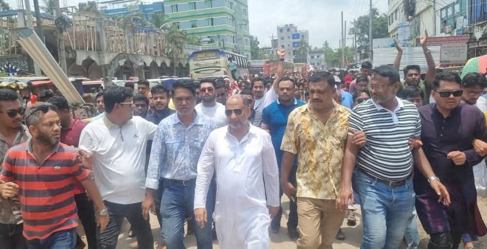 দেবীদ্বারে রেজভী গ্রুপের বিক্ষোভে মহাসড়ক অবরোধ, অপপ্রচার বন্ধের দাবিতে উত্তাল বিএনপি