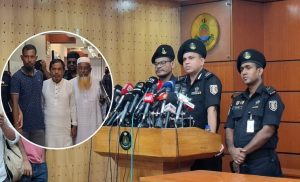 মুরাদনগরে ট্রিপল মার্ডার: স্থানীয় চেয়ারম্যান-মেম্বারের ইন্ধনে নৃশংস হত্যাকাণ্ড, বলছে র্যাব 2 মুরাদনগরে ট্রিপল মার্ডার