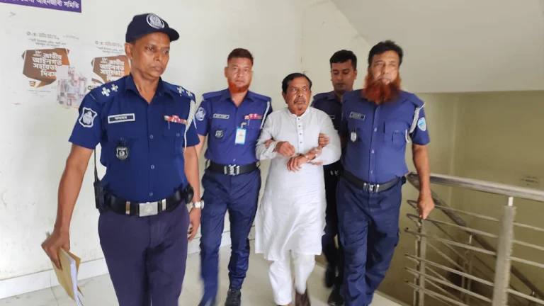 ১০ মাসে