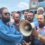 সাংবাদিক তুহিন হত্যার বিচার দাবিতে দেবীদ্বারে মানববন্ধন 4 সাংবাদিক তুহিন হত্যার বিচার