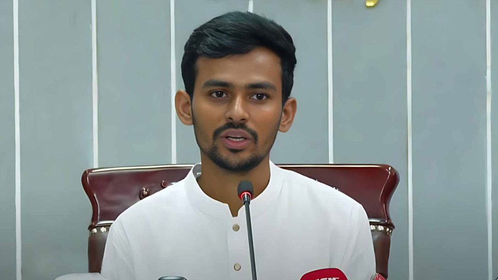 মাইক দিয়ে রাষ্ট্র বদলানো যায়, ফাইল দিয়ে নয়—আসিফ মাহমুদের ২,৪০০ কোটি টাকার স্বপ্নে কমিশনের ‘না’