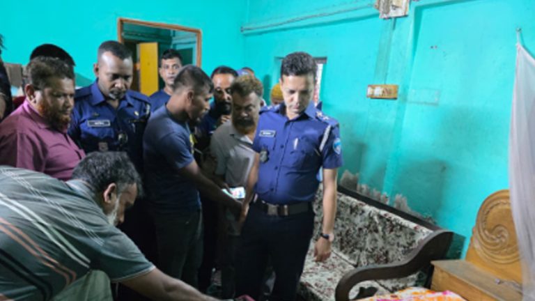 কুমিল্লায় ওয়ার্কশপ মালিক খুন: বিশ্রাম কক্ষে রক্তাক্ত মরদেহ উদ্ধার 1 কুমিল্লায় ওয়ার্কশপ মালিক খুন