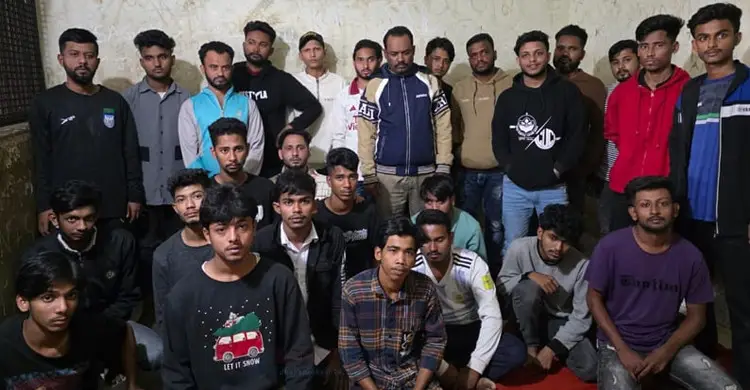 কুমিল্লায় ‘মিছিলের প্রস্তুতি’ নয়—ঘর থেকেই তুলে এনে প্রস্তুতি বানাল পুলিশ; আটক ৪৪