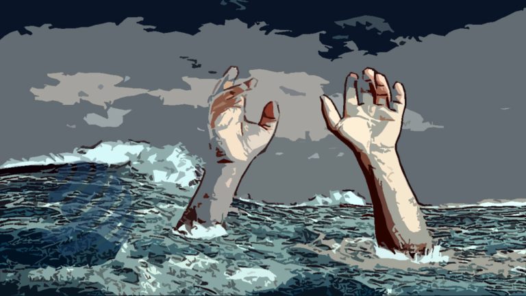 পুকুরে ডুবে মৃত্যু: নাঙ্গলকোটে চাচাতো দুই ভাই–বোনের হৃদয়বিদারক শেষযাত্রা 1 panite dube mrithhu 20250926182837