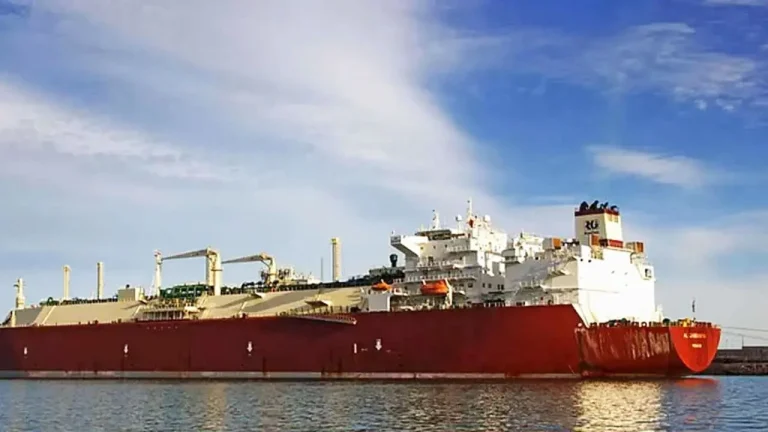 1776451086oil tanker port