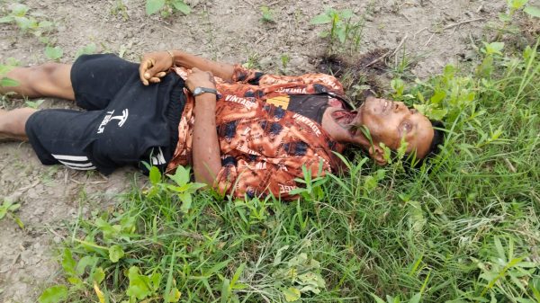 মুরাদনগরে বিভৎস হত্যাকাণ্ড: মাঠে পড়ে ছিল যুবকের গলাকাটা লাশ