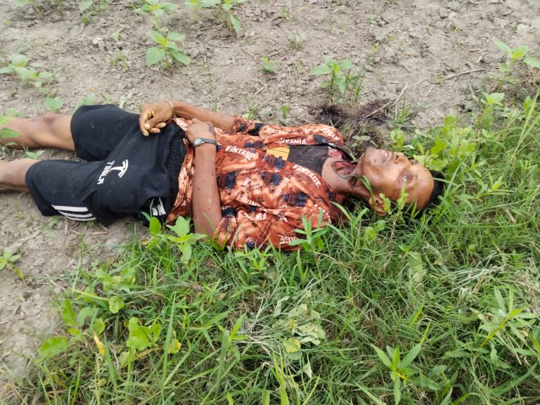 মুরাদনগরে বিভৎস হত্যাকাণ্ড: মাঠে পড়ে ছিল যুবকের গলাকাটা লাশ 1 IMG 20260414 WA0004