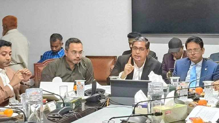 জুলাই থেকে প্রাথমিক শিক্ষার্থীদের জন্য বিনামূল্যে ড্রেস, জুতা ও পাটের ব্যাগ 1 Primary school students will receive school uniforms and bags from July