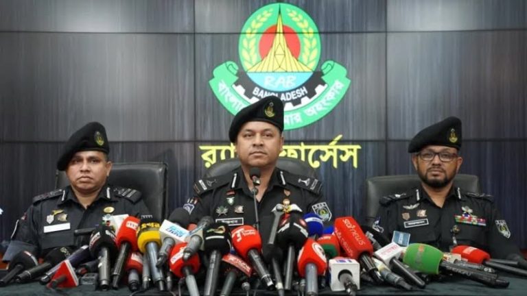 কাস্টমস কর্মকর্তা বুলেট হত্যা: সিএনজিতে তুলে ছিনতাই, কথা কাটাকাটির জেরে নৃশংস খুন—র্যাব 1 b8d5ef6822b30cfaac51babfc3498c9b 69ef24895ef7e