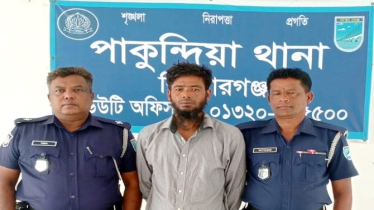 ২৬ বছর পলাতক থাকার পর মৃত্যুদণ্ডপ্রাপ্ত আসামি গ্রেপ্তার 1 1778570346JT2H9nyx