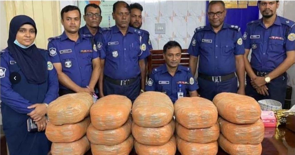 মঠবাড়িয়ায় তালাবদ্ধ ঘর থেকে ৩০ কেজি গাঁজা উদ্ধার 1 IMG 20260502 WA0001