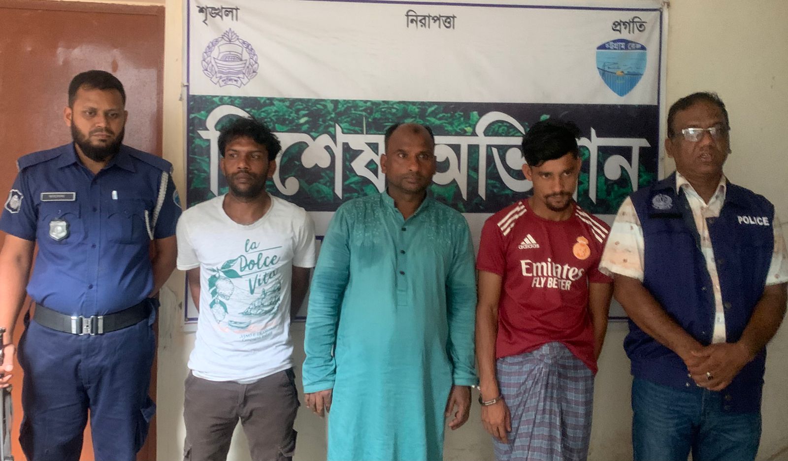 ‘খুব শিগগিরই দেখা হবে’—সাংবাদিককে আটক মাদক কারবারির হুমকি