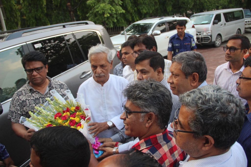 কবি নজরুলের ১২৭তম জন্মজয়ন্তী উপলক্ষে নজরুল বিশ্ববিদ্যালয় পরিদর্শনে সংস্কৃতি মন্ত্রী