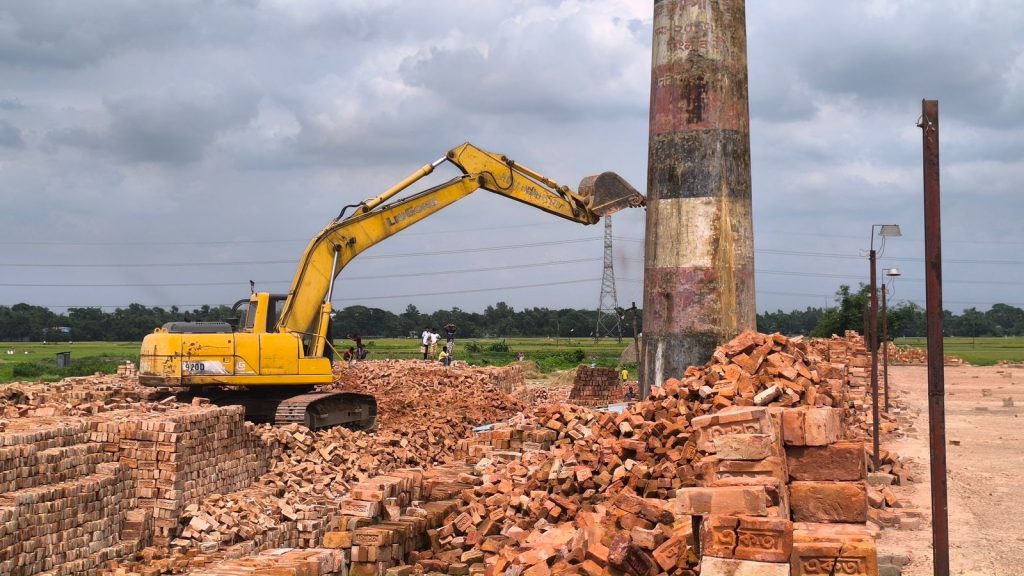 দেবীদ্বারে ২ অবৈধ ইটভাটা গুড়িয়ে দিল ভ্রাম্যমাণ আদালত, জরিমানা ১০ লাখ টাকা