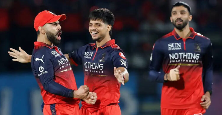 গুজরাটকে উড়িয়ে কোহলির বেঙ্গালুরু টানা দ্বিতীয়বার ফাইনালে