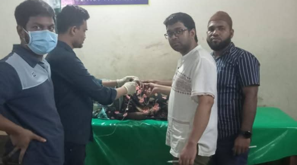 সাপের কামড়ে মুরাদনগরে নারীর মৃত্যুঝুঁকি, ১৪ হাজার টাকার এন্টিভেনম ফ্রি দিল হাসপাতাল