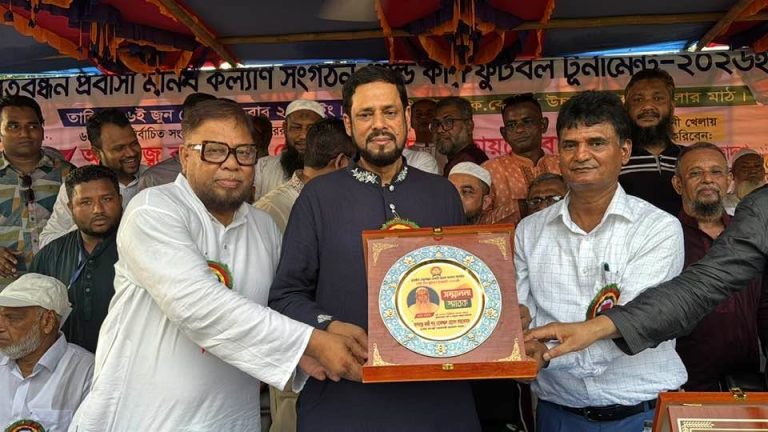 ‘স্বাধীনতার ৫৫ বছরেও এমন প্রধানমন্ত্রী পাইনি’—প্রধানমন্ত্রী তারেক রহমানের ভূয়সী প্রশংসায় কে. এম. মুজিবুল হক 1 কে. এম. মুজিবুল হক
