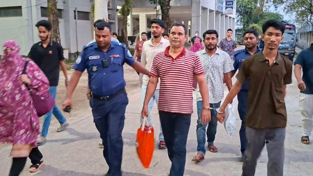 ছাত্রলীগের ঝটিকা মিছিলের পর লালমনিরহাটজুড়ে পুলিশের বিশেষ অভিযান, গ্রেপ্তার ১২
