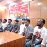 পৌর ছাত্রদলের যুগ্ন আহবায়ক রায়হান শেখের উপর হামলার প্রতিবাদে সংবাদ সম্মেলন 2 পৌর ছাত্রদলের যুগ্ন আহবায়ক