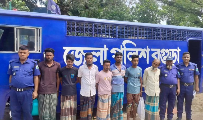 নন্দীগ্রামে মাদকবিরোধী অভিযানে চার কারবারিসহ গ্রেপ্তার ৭ 1 নন্দীগ্রামে মাদককারবারি গ্রেপ্তার