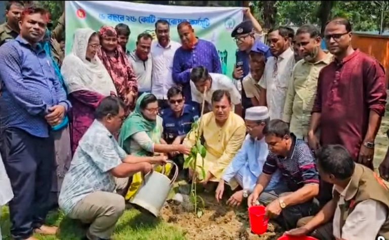 নন্দীগ্রামে বৃক্ষরোপণ কর্মসূচির উদ্বোধন, কৃষক ও অসহায়দের মাঝে সহায়তা বিতরণ 1 নন্দীগ্রামে বৃক্ষরোপণ কর্মসূচি