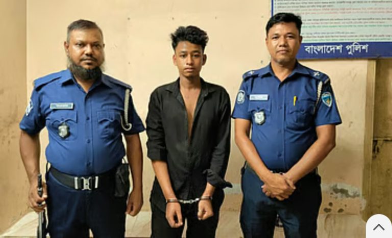 নিখোঁজের একদিন পর ঝোপ থেকে অটোরিকশাচালকের লাশ উদ্ধার, গ্রেপ্তার ১ 1 মুরাদনগরে অটোরিকশাচালক মাহবুল হত্যা
