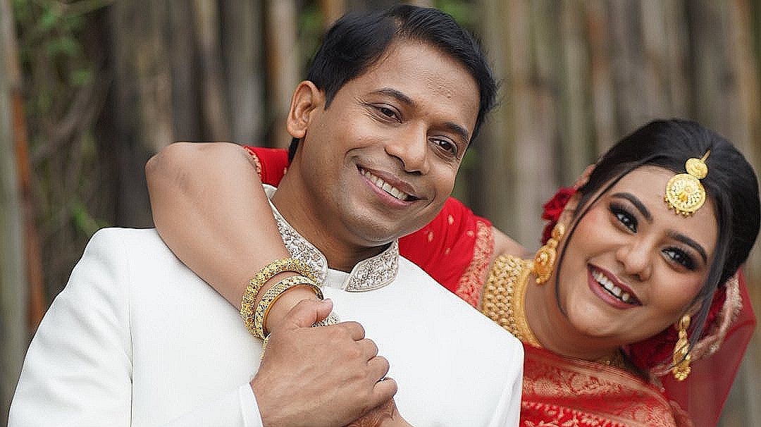 বিয়ের ছবি প্রকাশ করলেন দীপ্তি, স্বামীকে নিয়ে আবেগঘন বার্তা ভাইরাল