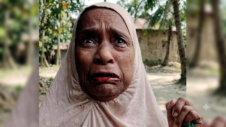 ভাতা মিলেছে ১০ বছর, এরপর কার্ড উধাও! অসহায় বৃদ্ধার সাহেরা বেগম। ছবি : আজকের কথা