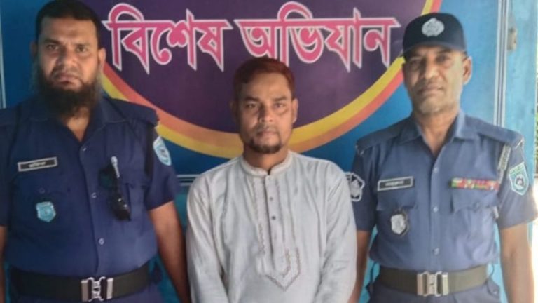 উলিপুরে গ্রেপ্তার হওয়া ইউনিয়ন আওয়ামী লীগ নেতা মশিউর রহমান