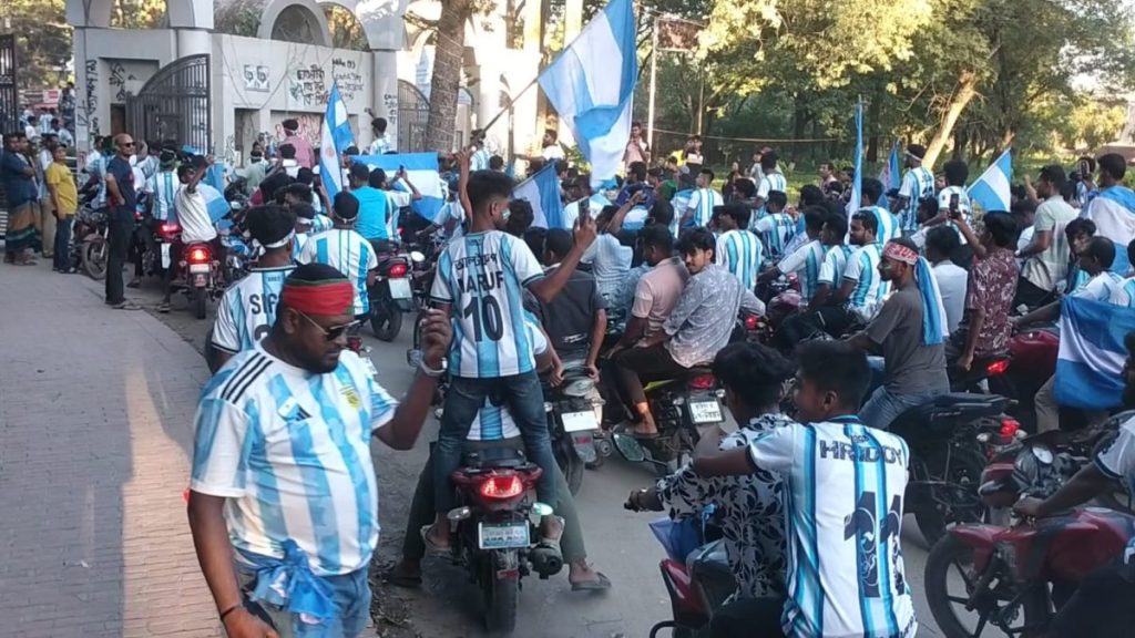 ছাত্রদল পরিচয়ে বহিরাগতদের ইবি ক্যাম্পাসে প্রবেশের অভিযোগ, বাধা দিতে গিয়ে আহত নিরাপত্তাকর্মী