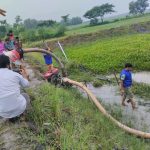 দেবীদ্বারে অবৈধ ড্রেজারের বিরুদ্ধে অভিযানে ২টি ড্রেজার ধ্বংস, ৫০ হাজার টাকা জরিমানা 3 দেবীদ্বারে উপজেলা প্রশাসনের অভিযানে ধ্বংস করা হয় দুটি অবৈধ ড্রেজার ও প্রায় ২ হাজার ৫০০ ফুট পাইপ।