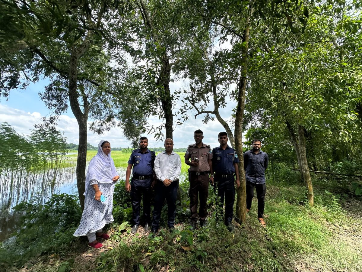 দেবীদ্বারে অবৈধ ড্রেজারের বিরুদ্ধে অভিযান, ২টি ড্রেজার মেশিন ধ্বংস 1 দেবীদ্বারে অবৈধ ড্রেজার দিয়ে মাটি কাটার বিরুদ্ধে অভিযানে দুটি ড্রেজার মেশিন ধ্বংস করছে উপজেলা প্রশাসন।