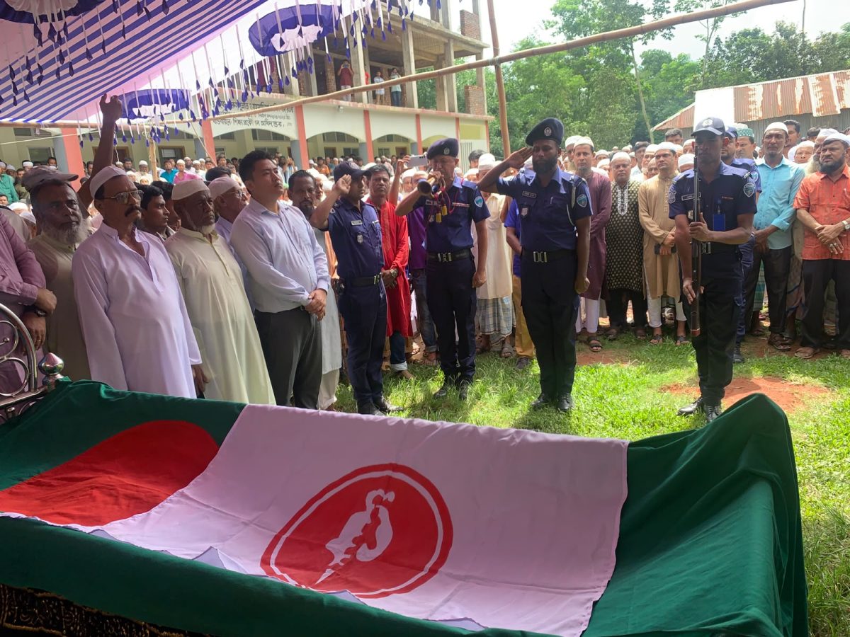রাষ্ট্রীয় মর্যাদায় চিরনিদ্রায় শায়িত বীর মুক্তিযোদ্ধা গাজী বিন আব্দুস সালাম নান্নু
