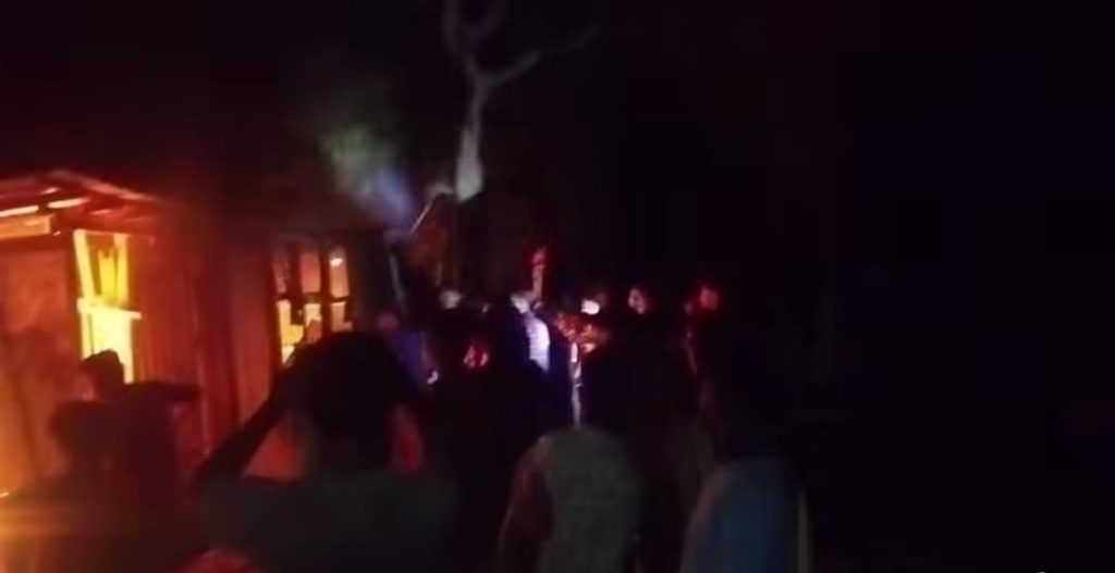 নোয়াখালীর বেগমগঞ্জে আগুনে পুড়ে যাওয়া বসতঘরের দৃশ্য।